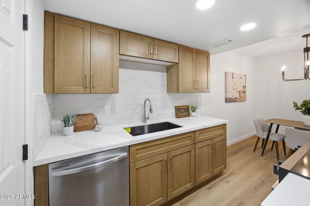600 S DOBSON Road 140, Mesa, AZ 85202