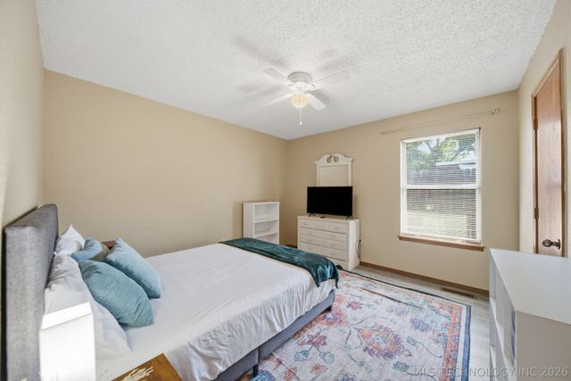 161 E K Place, Jenks, OK 74037