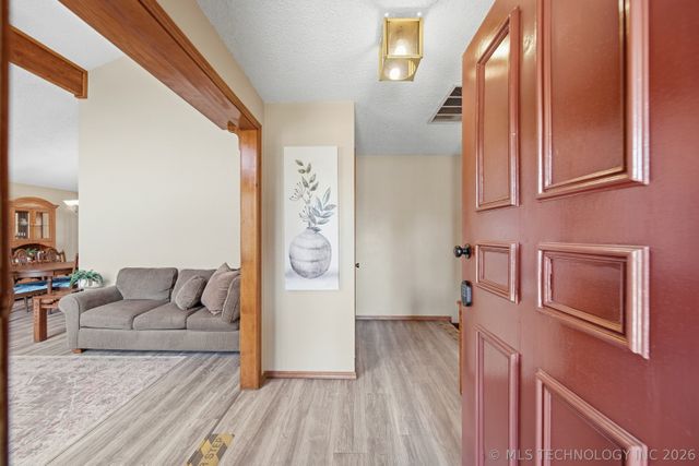 161 E K Place, Jenks, OK 74037