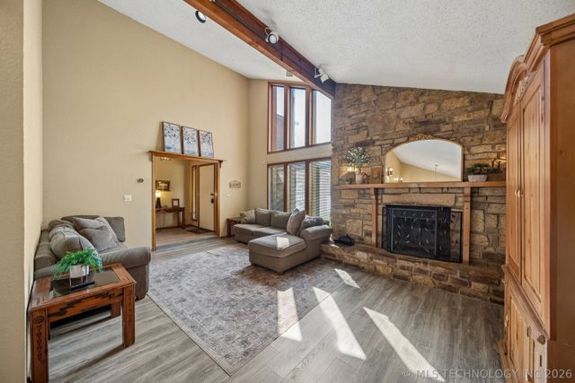161 E K Place, Jenks, OK 74037