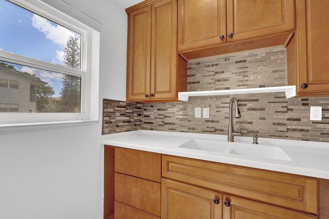 172 Norwich H, West Palm Beach, FL 33417