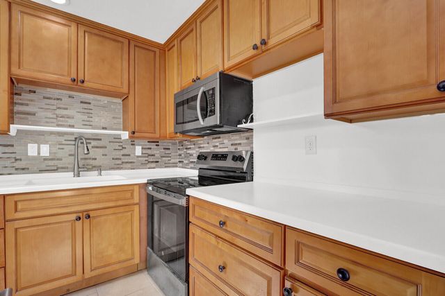 172 Norwich H, West Palm Beach, FL 33417