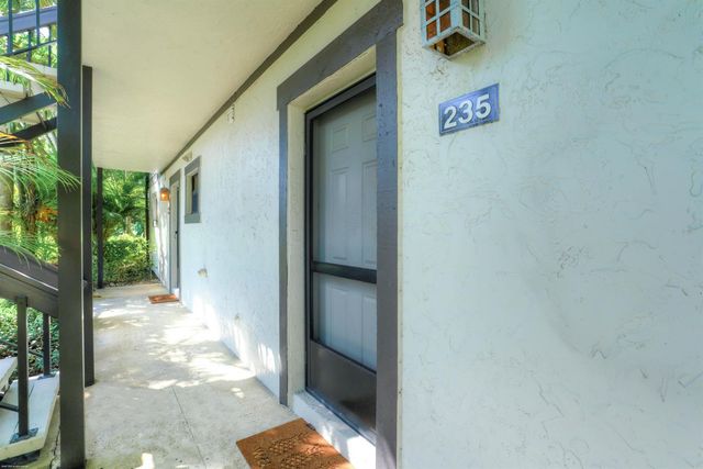 13334 Polo Club Road 235, Wellington, FL 33414