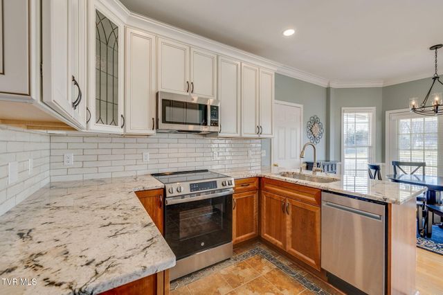 100 Barefoot Landing Drive, Blountville, TN 37617