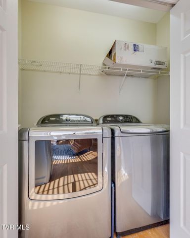 100 Barefoot Landing Drive, Blountville, TN 37617