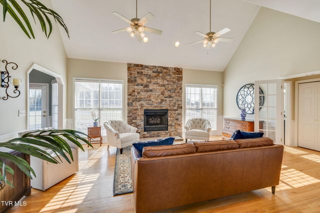 100 Barefoot Landing Drive, Blountville, TN 37617