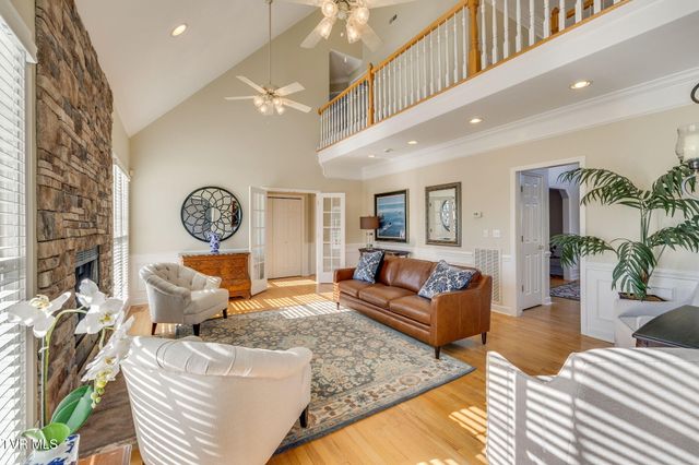 100 Barefoot Landing Drive, Blountville, TN 37617