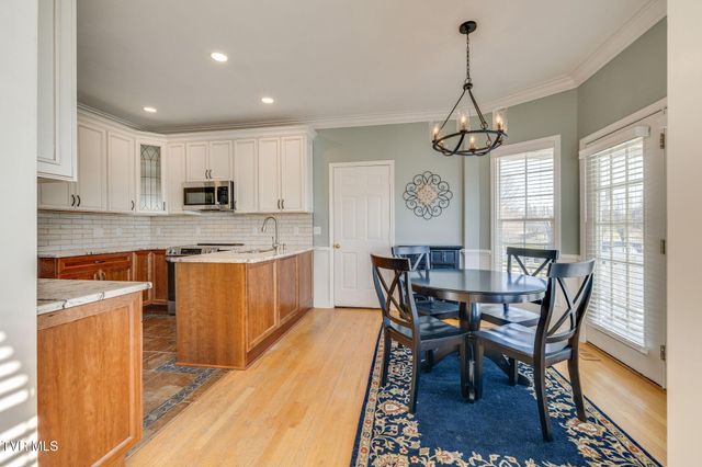 100 Barefoot Landing Drive, Blountville, TN 37617