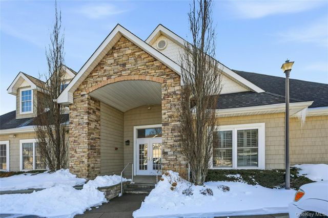 54 Morley Circle, Melville, NY 11747