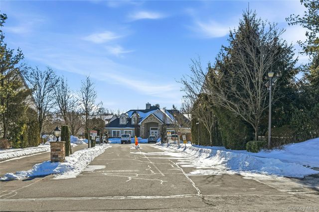 54 Morley Circle, Melville, NY 11747