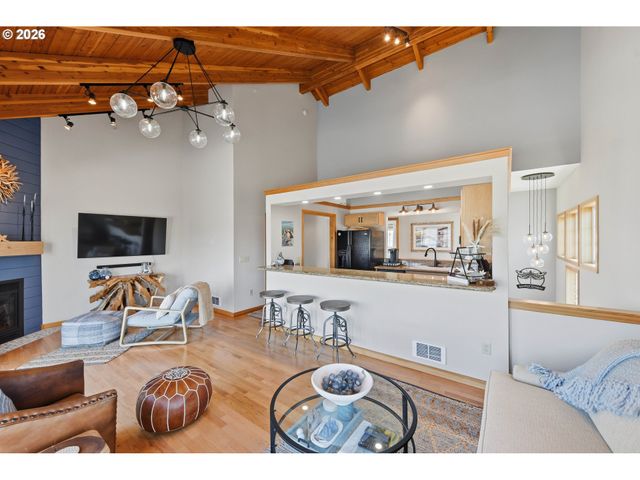 1359 VILLAGE Loop, Bandon, OR 97411