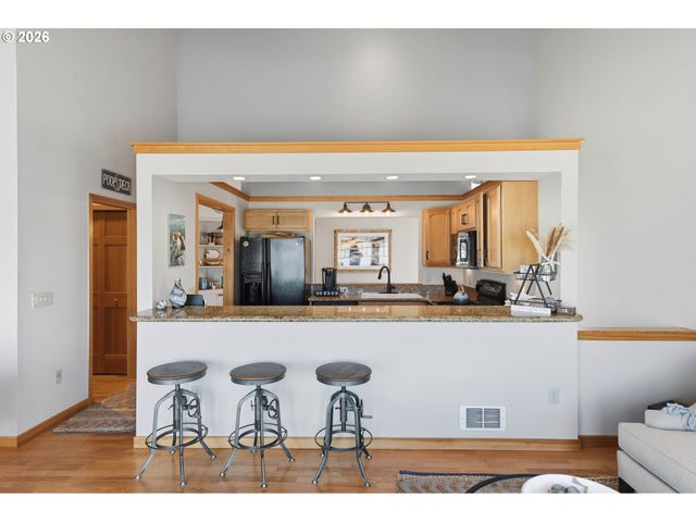 1359 VILLAGE Loop, Bandon, OR 97411