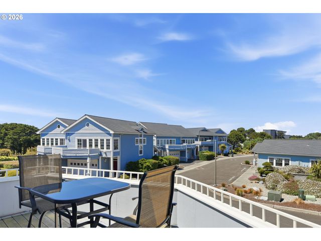 1359 VILLAGE Loop, Bandon, OR 97411