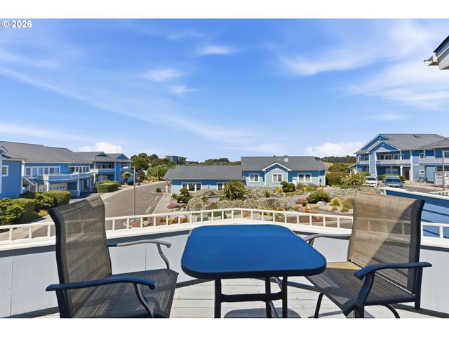 1359 VILLAGE Loop, Bandon, OR 97411
