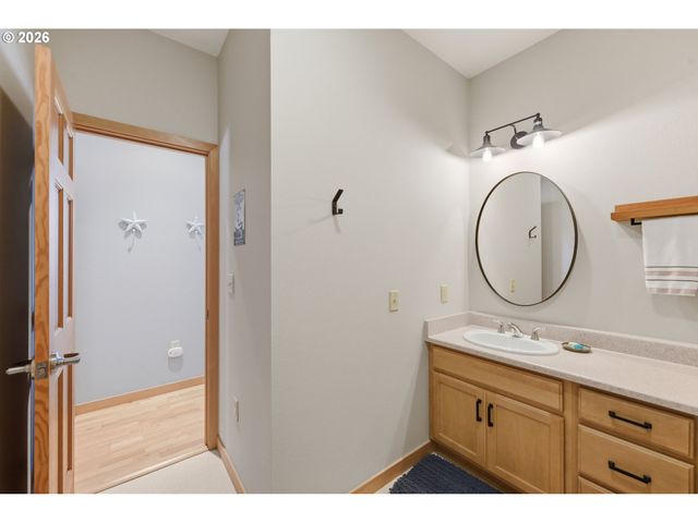 1359 VILLAGE Loop, Bandon, OR 97411