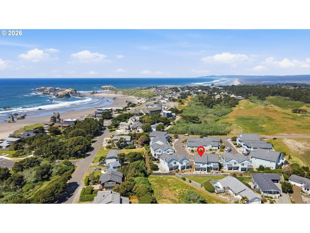 1359 VILLAGE Loop, Bandon, OR 97411