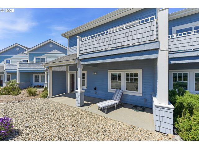 1359 VILLAGE Loop, Bandon, OR 97411