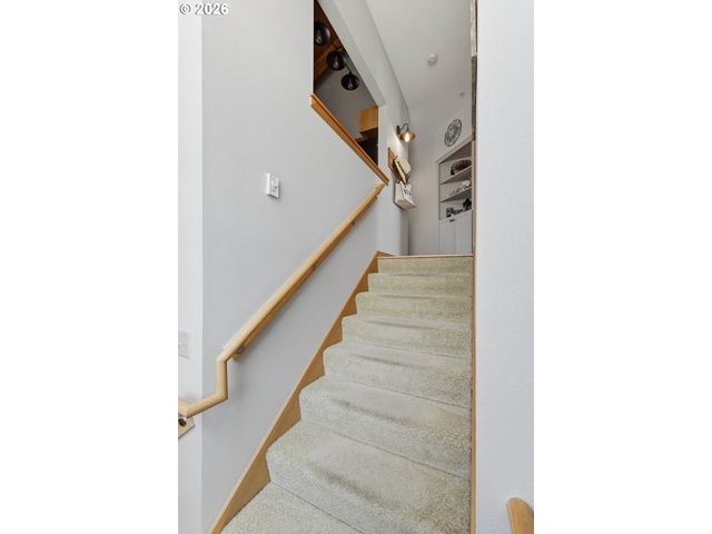 1359 VILLAGE Loop, Bandon, OR 97411