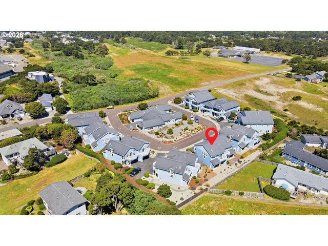 1359 VILLAGE Loop, Bandon, OR 97411