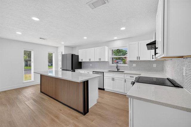1407 Neptune Lane, Houston, TX 77062
