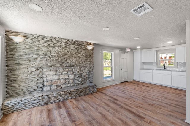 201 County Road 279, Liberty Hill, TX 78642