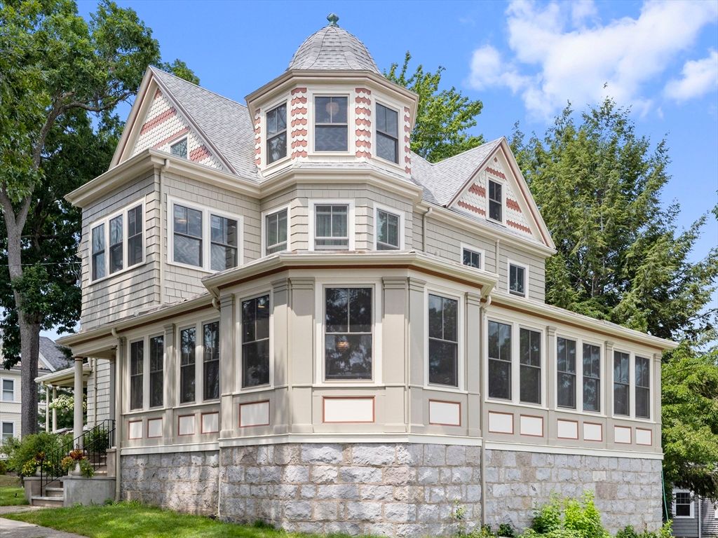 35 Frances Street, Melrose, MA 02176