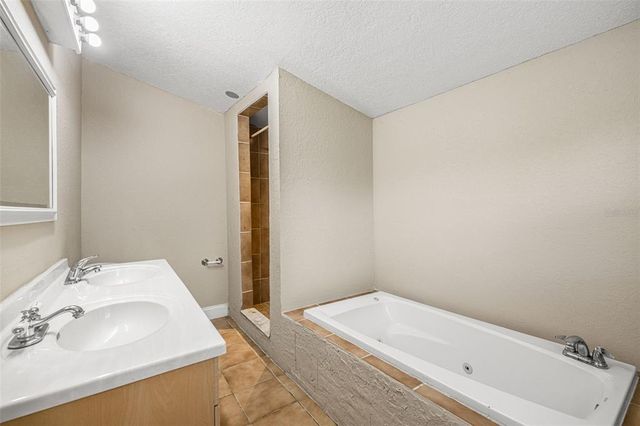 305 E HANNA AVENUE, Tampa, FL 33604