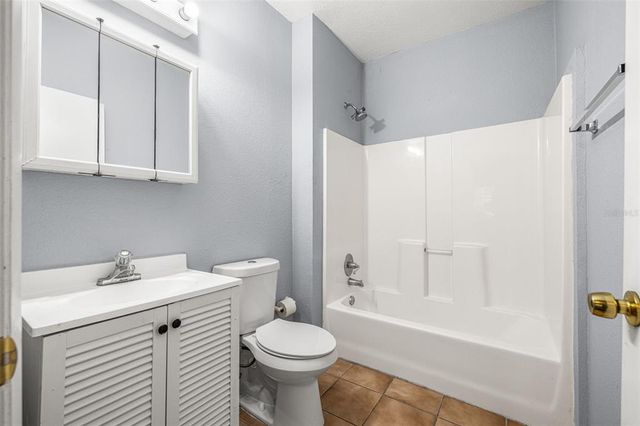 305 E HANNA AVENUE, Tampa, FL 33604