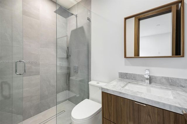 569 NW 44th St, Miami, FL 33127