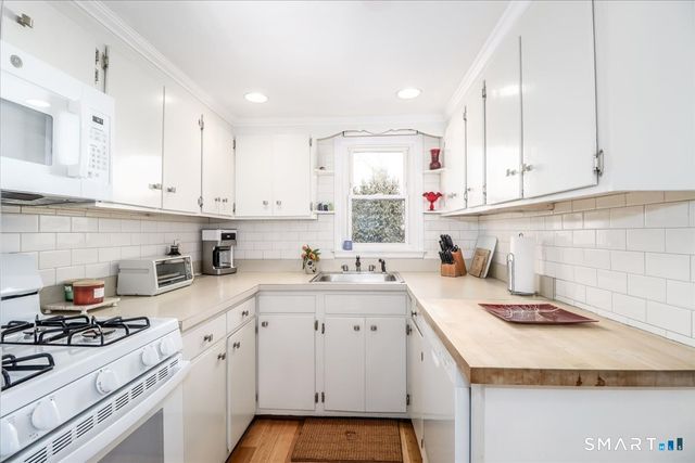 7 Rowland Place, Westport, CT 06880