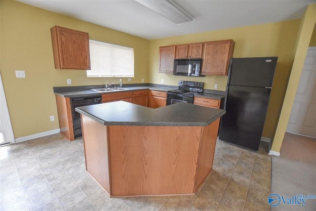 15395 Mill Valley Drive, Athens, AL 35613