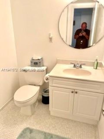 19390 Collins Avenue 219, Sunny Isles Beach, FL 33160