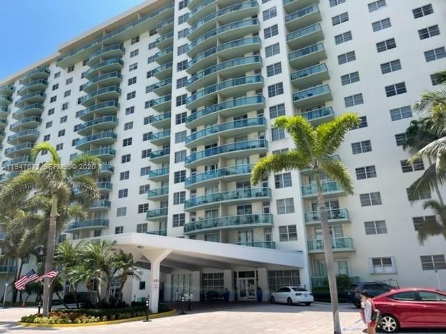 19390 Collins Avenue 219, Sunny Isles Beach, FL 33160