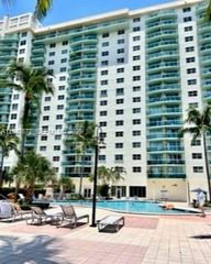 19390 Collins Avenue 219, Sunny Isles Beach, FL 33160