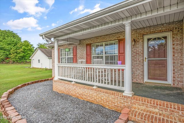 704 Pointe South Drive, Walland, TN 37886