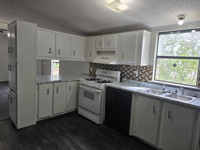 1449 Beach Airport Road, Conroe, TX 77301