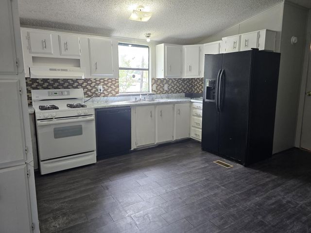 1449 Beach Airport Road, Conroe, TX 77301