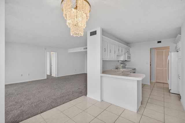 4200 N Ocean Drive 2-1606, Riviera Beach, FL 33404