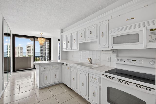 4200 N Ocean Drive 2-1606, Riviera Beach, FL 33404