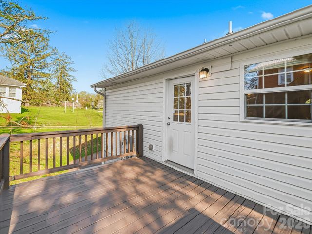 21 Shelburne Drive, Asheville, NC 28806