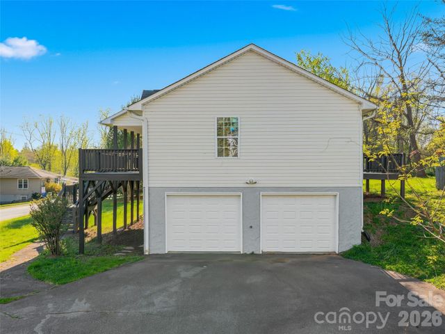 21 Shelburne Drive, Asheville, NC 28806