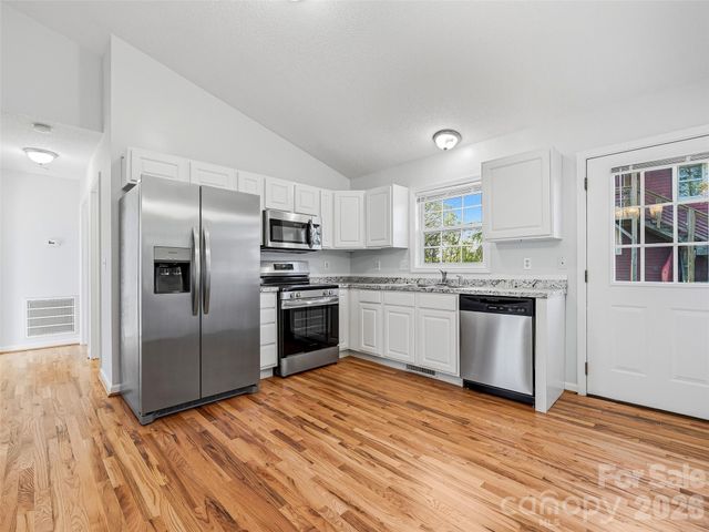 21 Shelburne Drive, Asheville, NC 28806