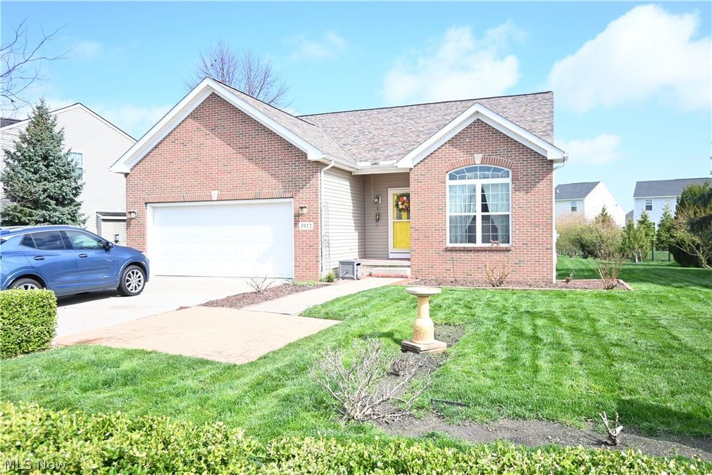 3932 Courtyard Drive, Lorain, OH 44053