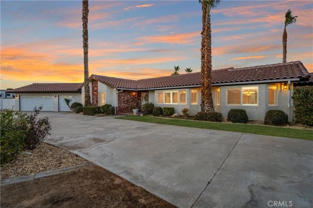 2651 W Avenue O, Palmdale, CA 93551