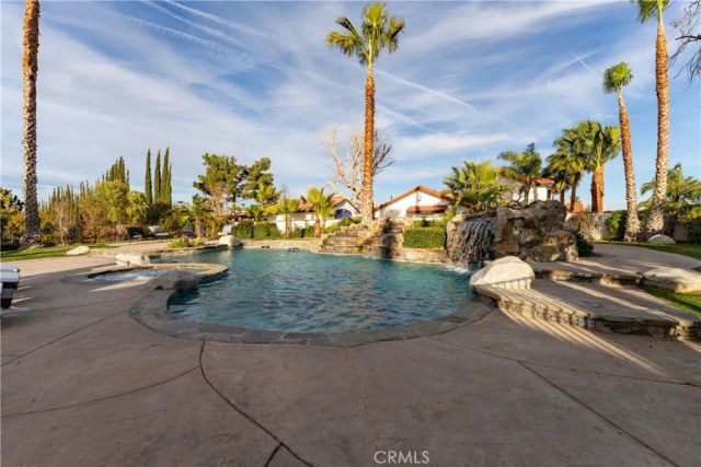 2651 W Avenue O, Palmdale, CA 93551