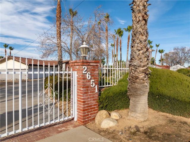 2651 W Avenue O, Palmdale, CA 93551