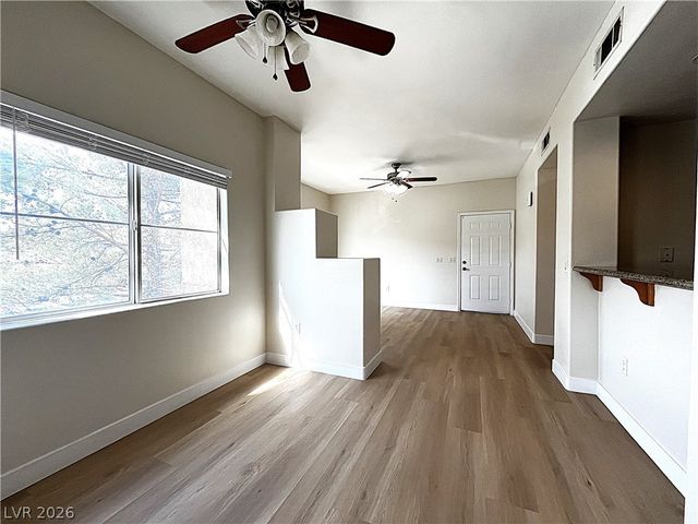 8501 West University Avenue 2117, Las Vegas, NV 89147