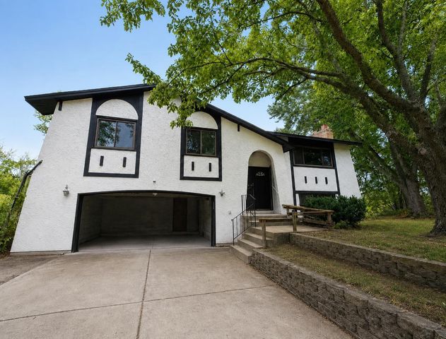 1835 214th Avenue NE, East Bethel, MN 55011