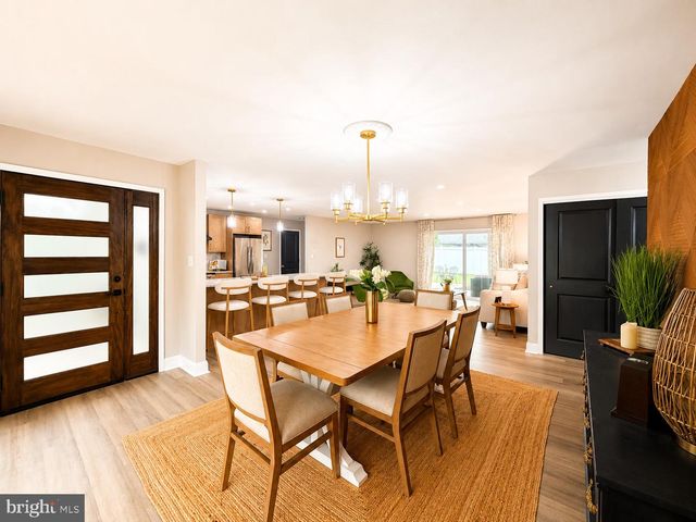 139 WILLOW DR, Levittown, PA 19054