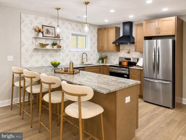 139 WILLOW DR, Levittown, PA 19054